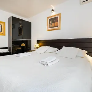 Theater Appartement Split